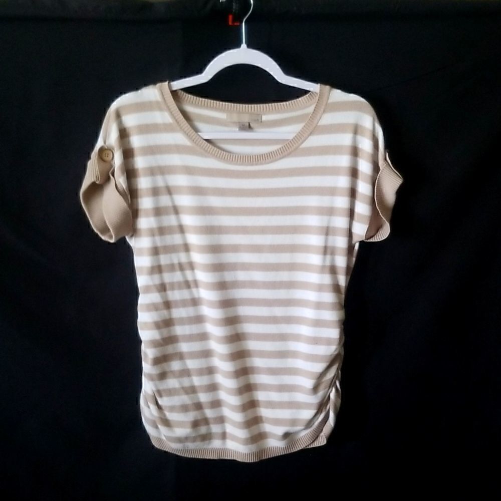 one A Women's pull over Top sz Medium